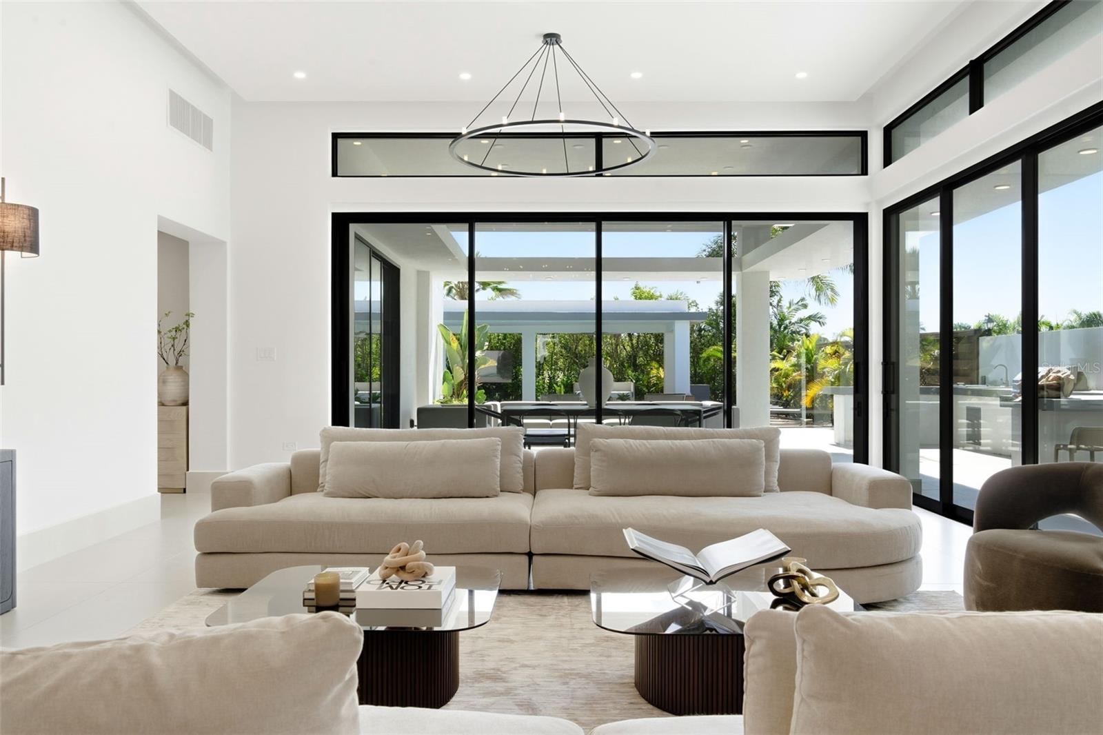 PR9117735 Property Photo