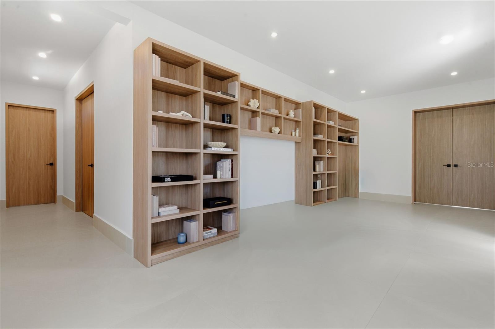 PR9117735 Property Photo