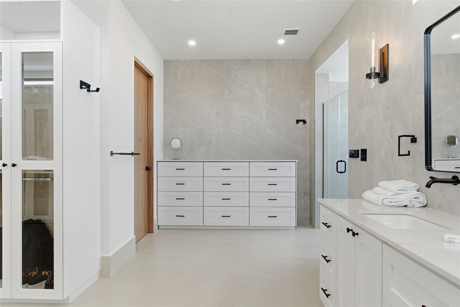 PR9117735 Property Photo