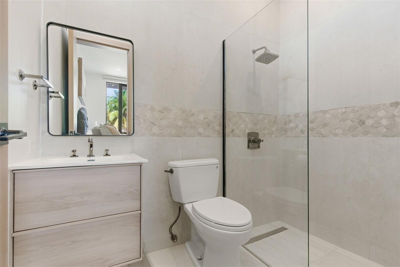 PR9117735 Property Photo