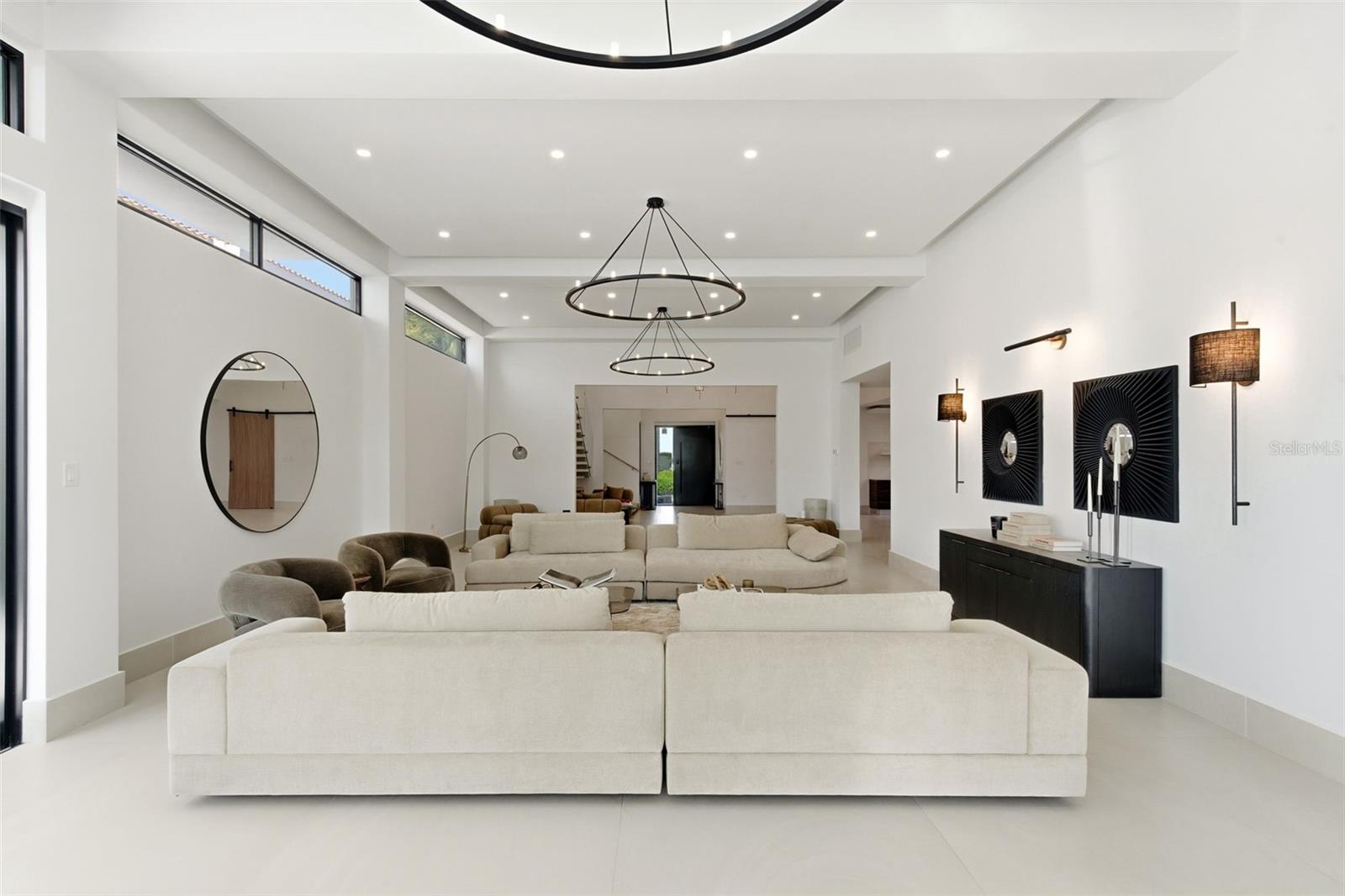 PR9117735 Property Photo