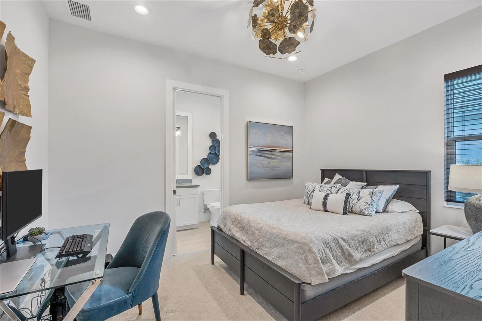 A4673843 Property Photo