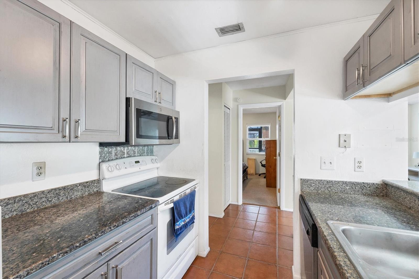 A4673886 Property Photo