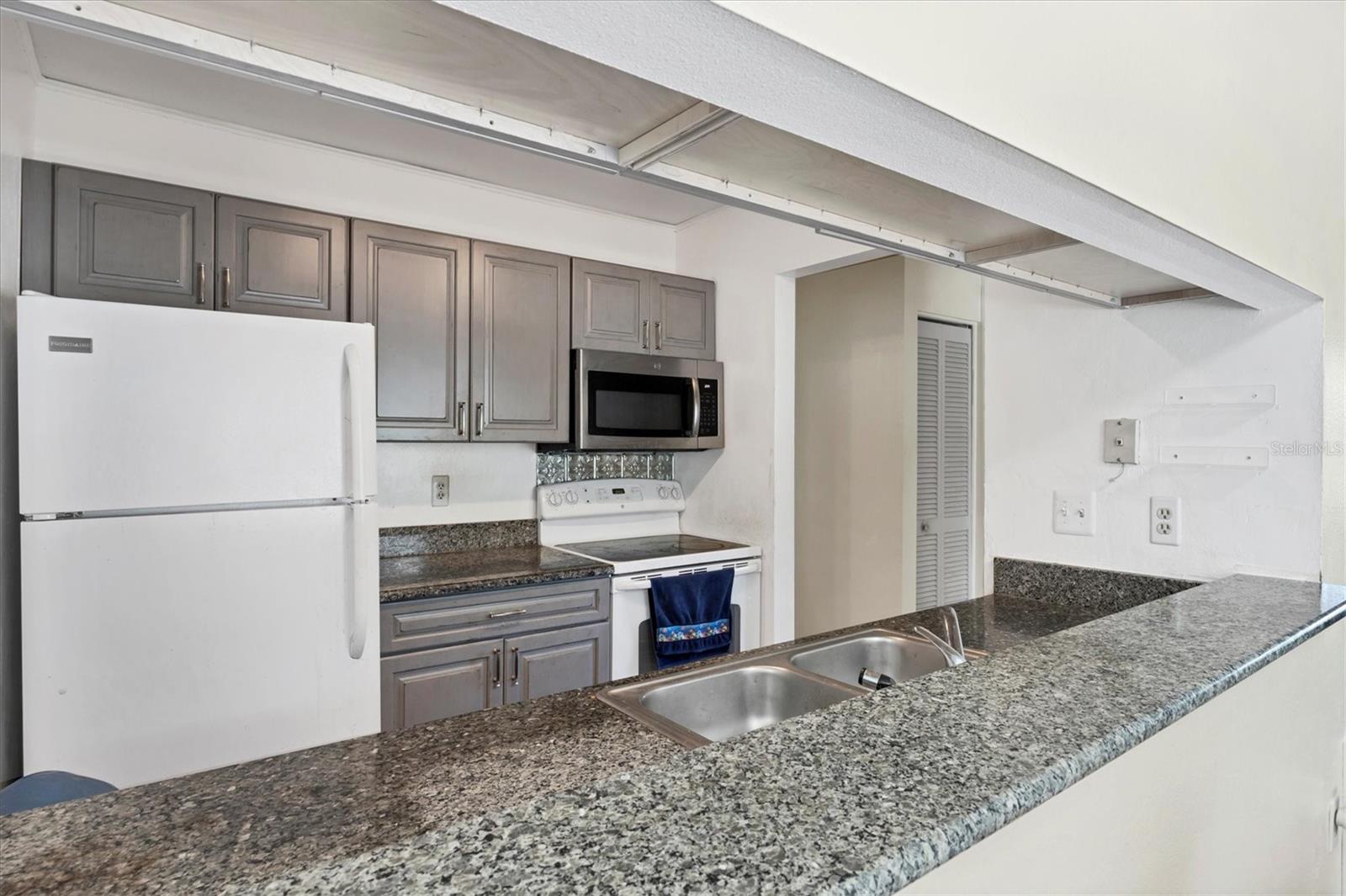 A4673886 Property Photo