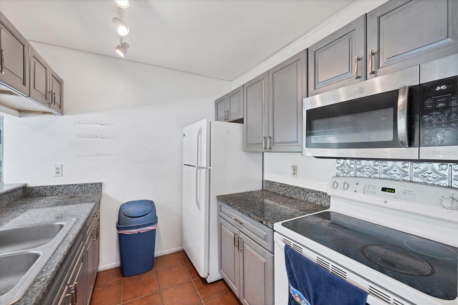 A4673886 Property Photo