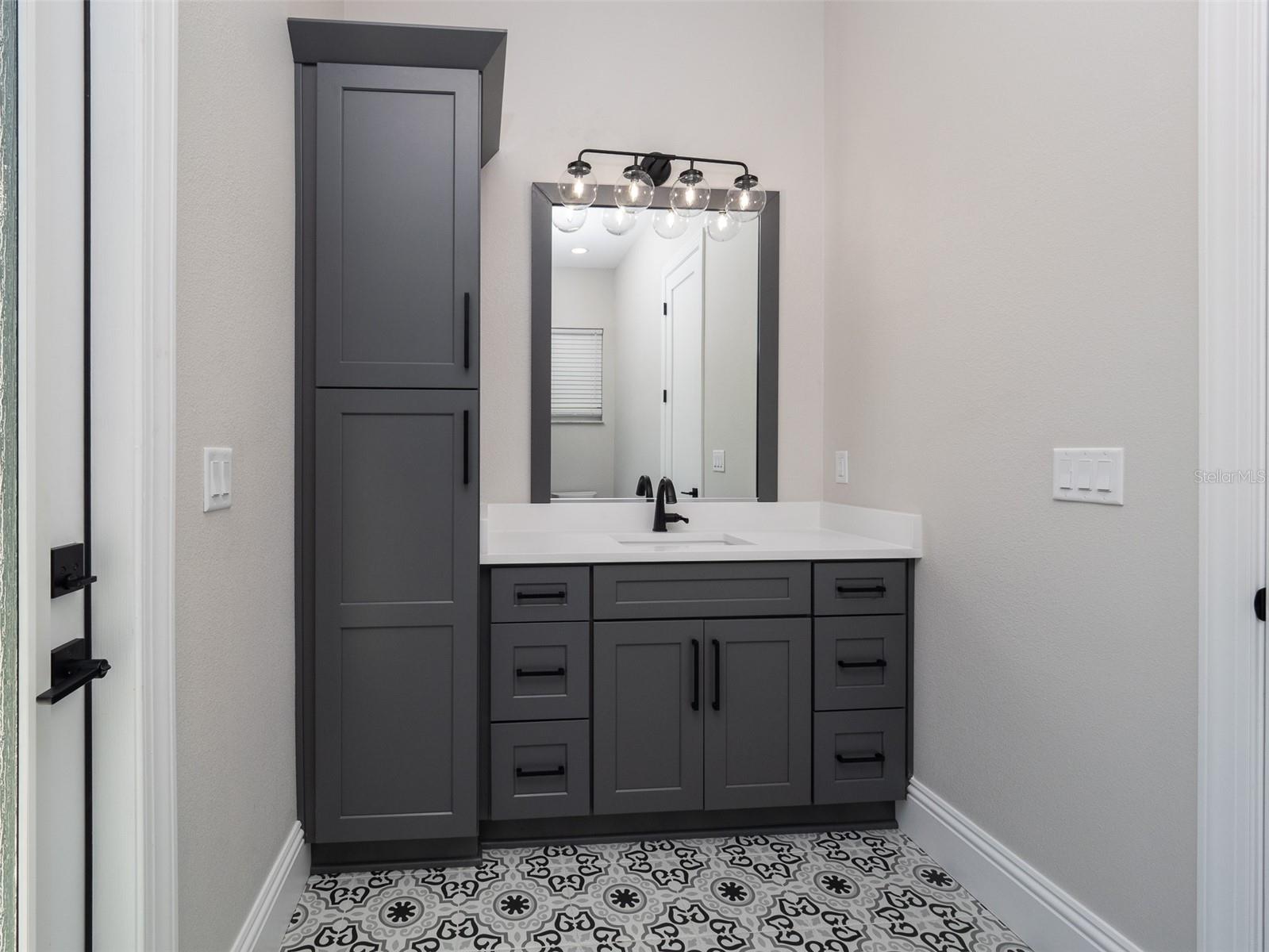 OM714445 Property Photo