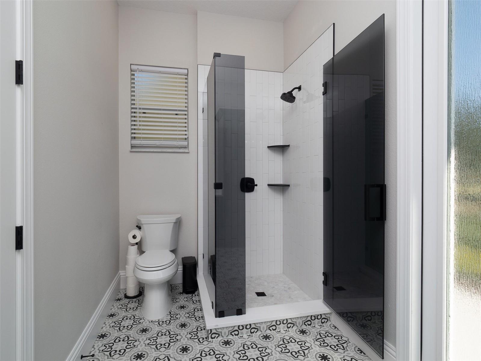 OM714445 Property Photo