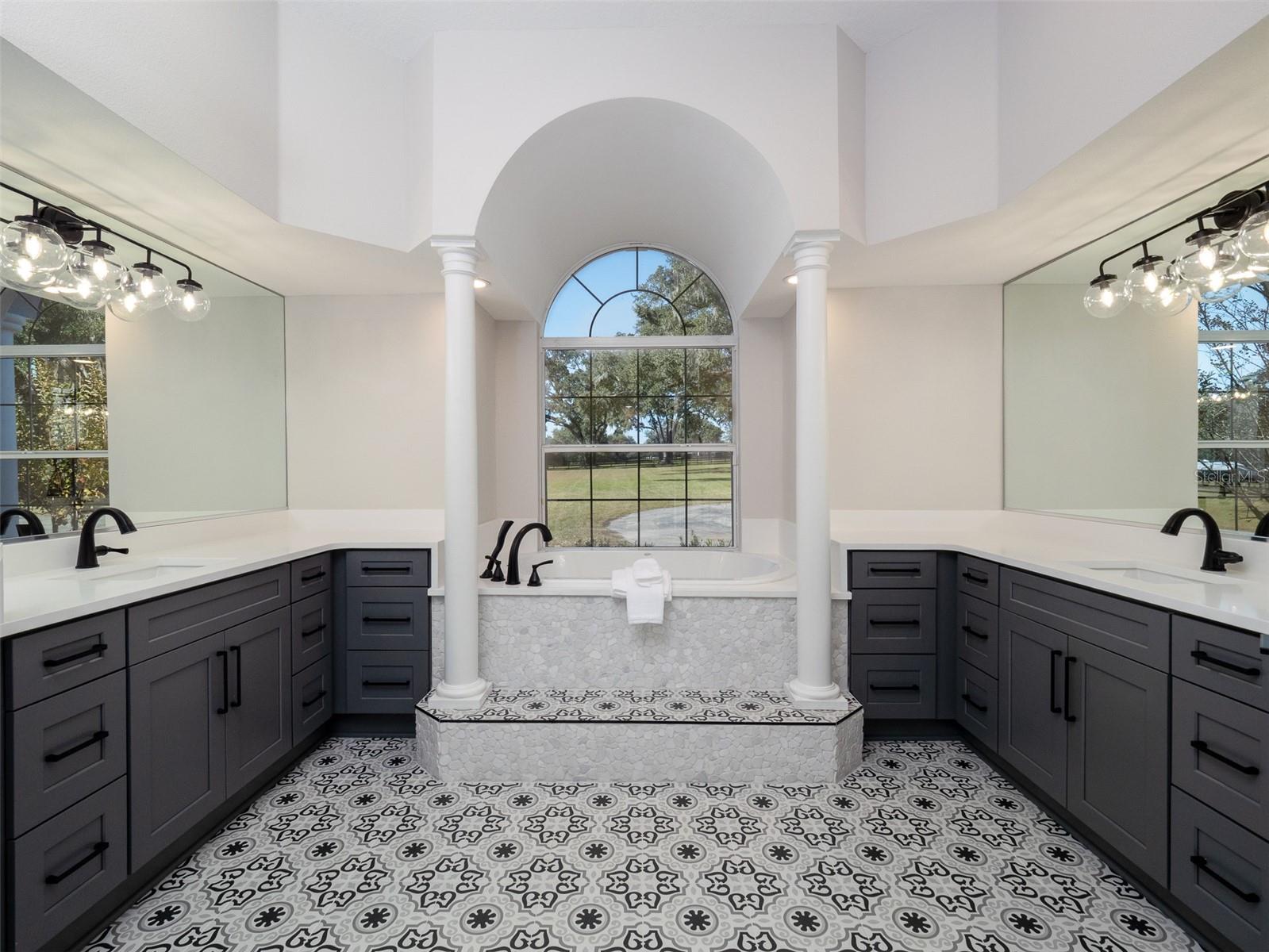 OM714445 Property Photo