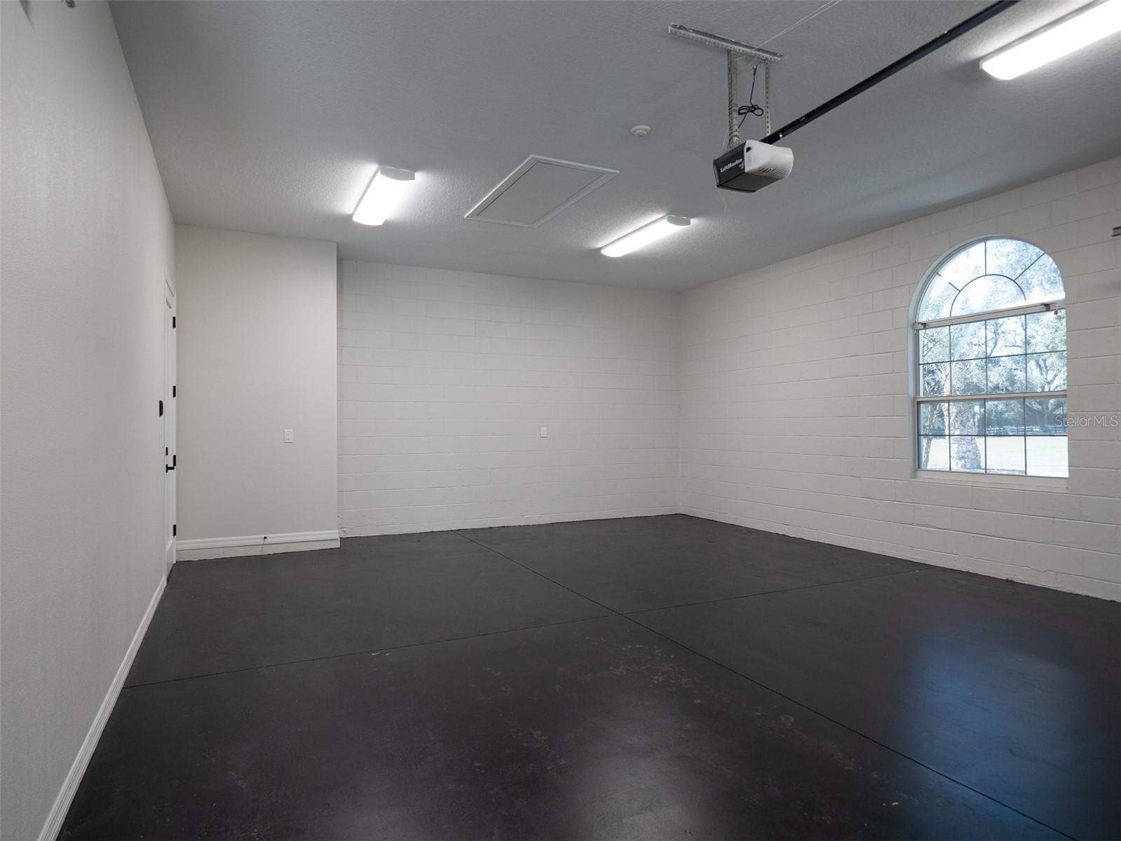 OM714445 Property Photo