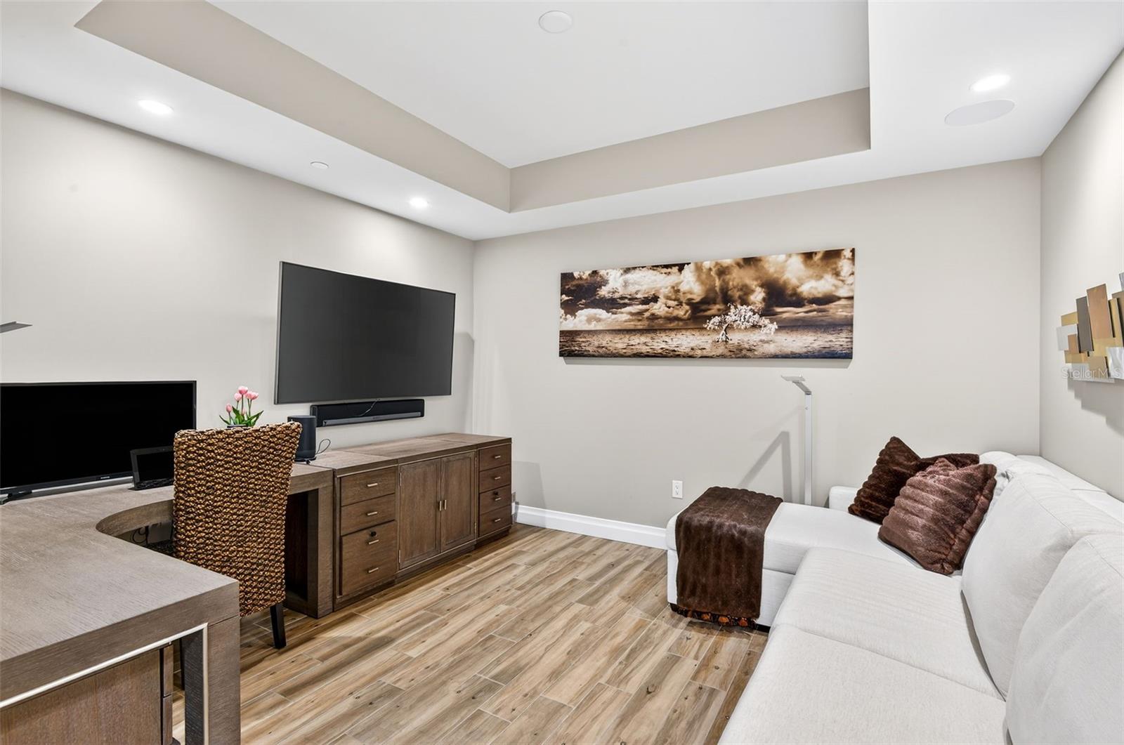 TB8452983 Property Photo