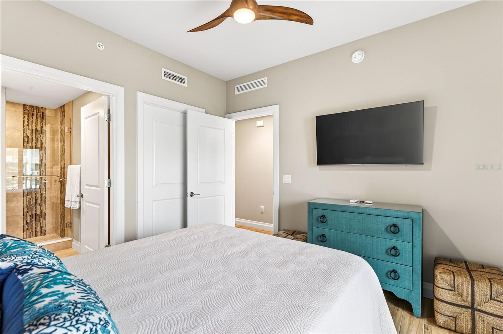 TB8452983 Property Photo