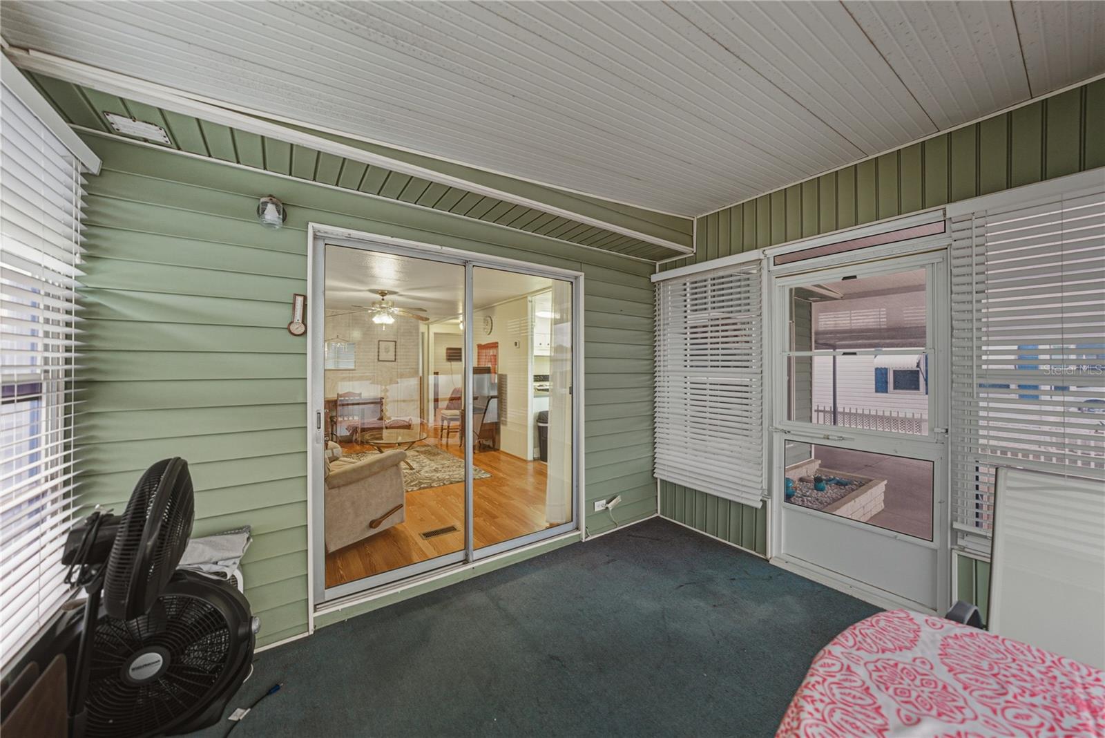 TB8453012 Property Photo