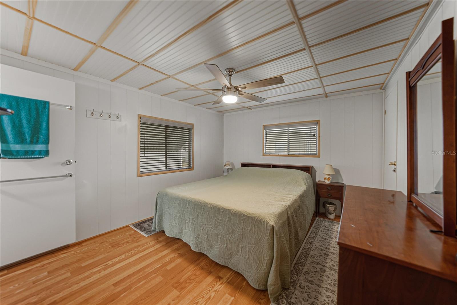 TB8453012 Property Photo