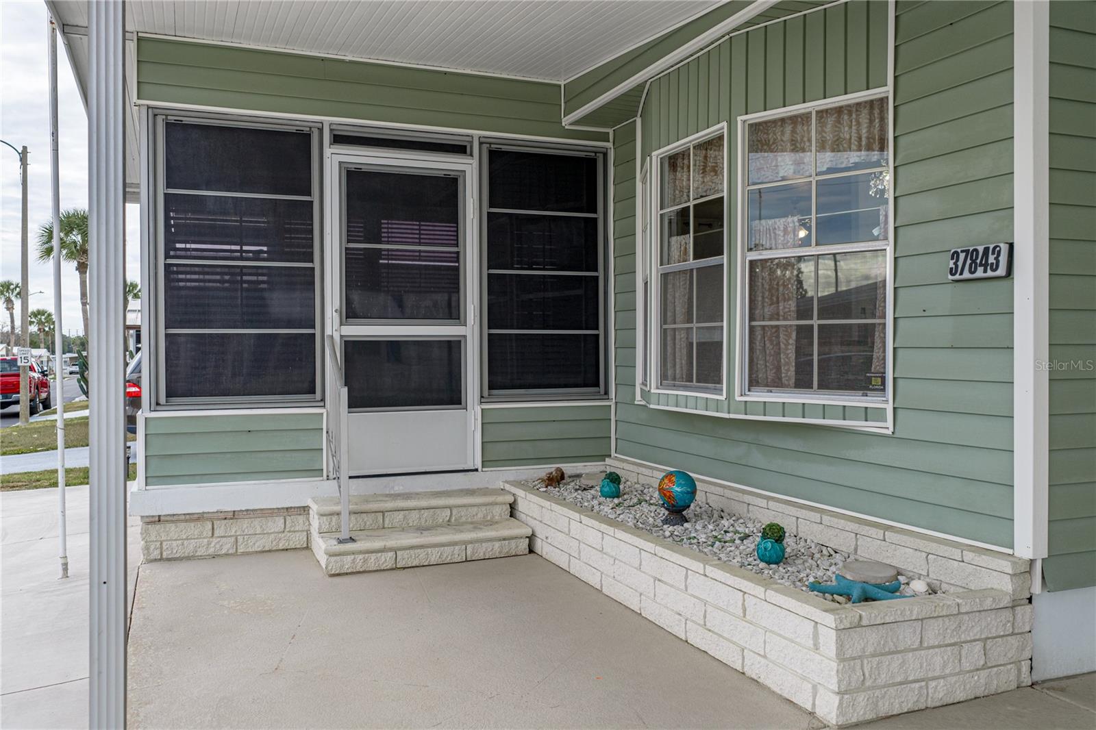 TB8453012 Property Photo