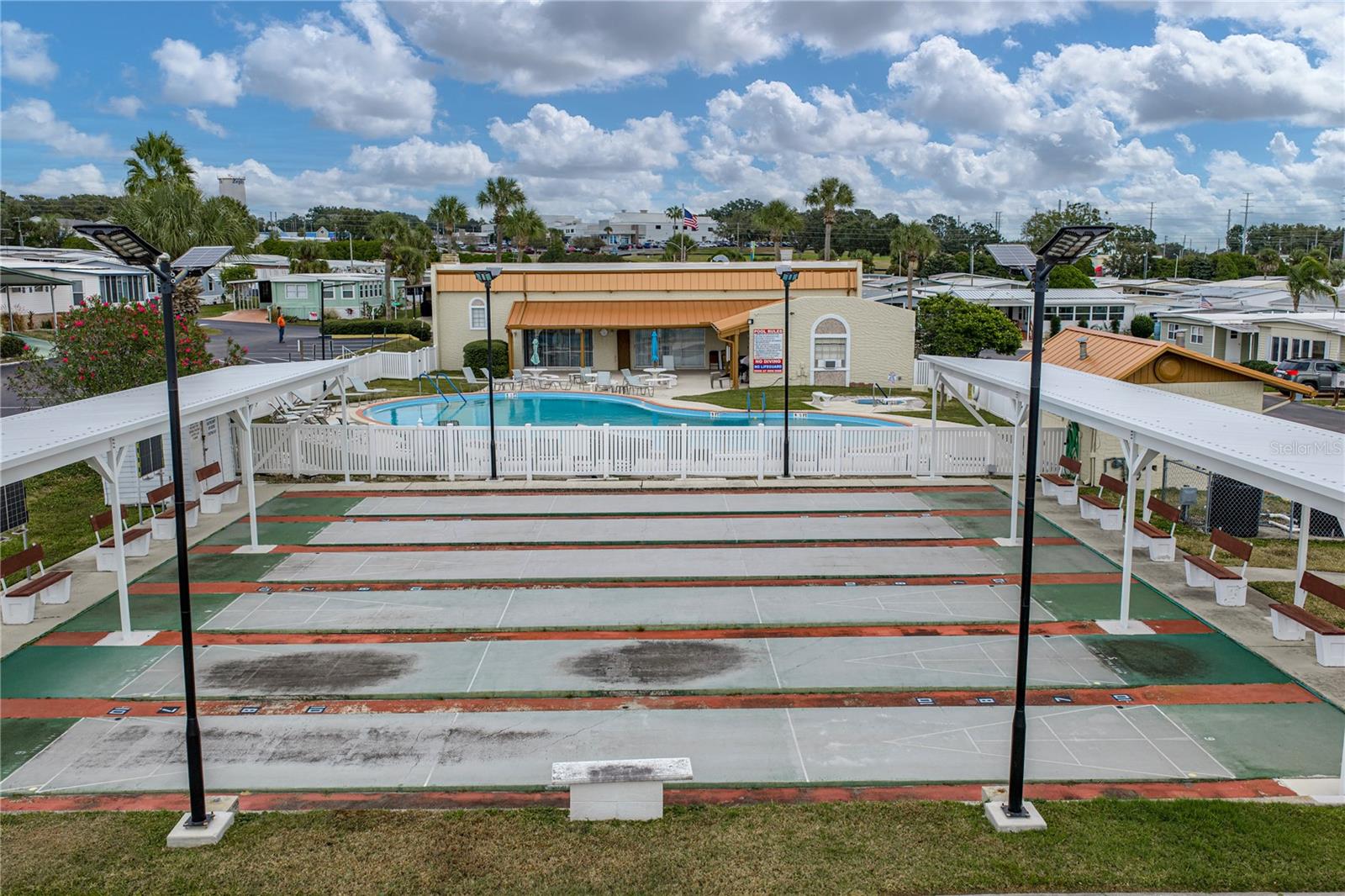 TB8453012 Property Photo