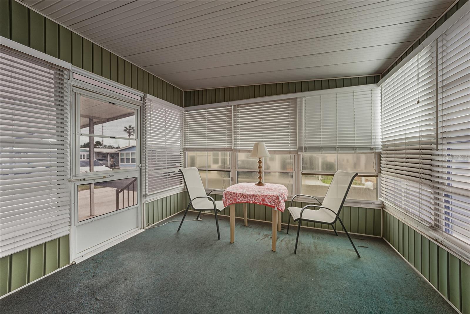 TB8453012 Property Photo