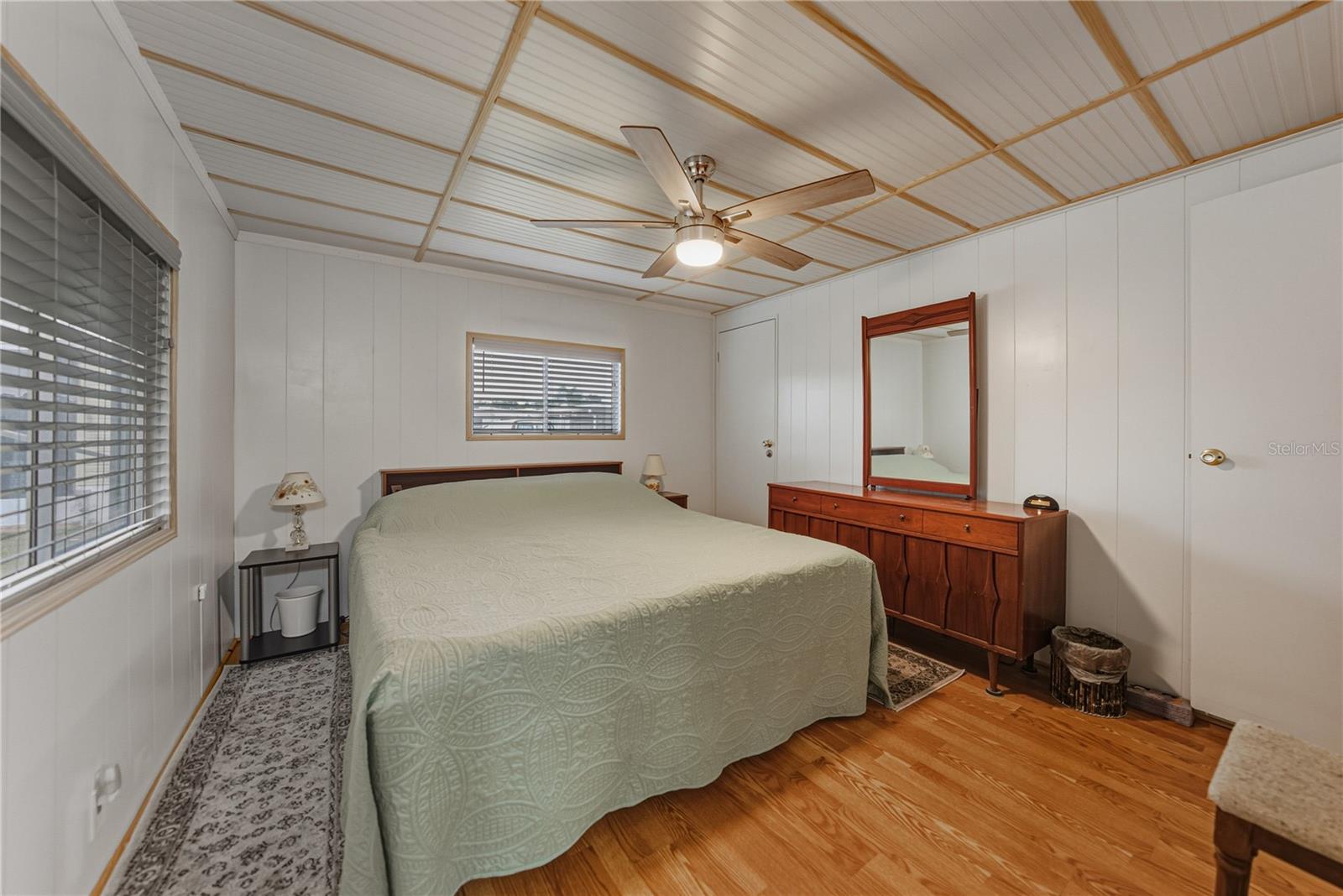 TB8453012 Property Photo