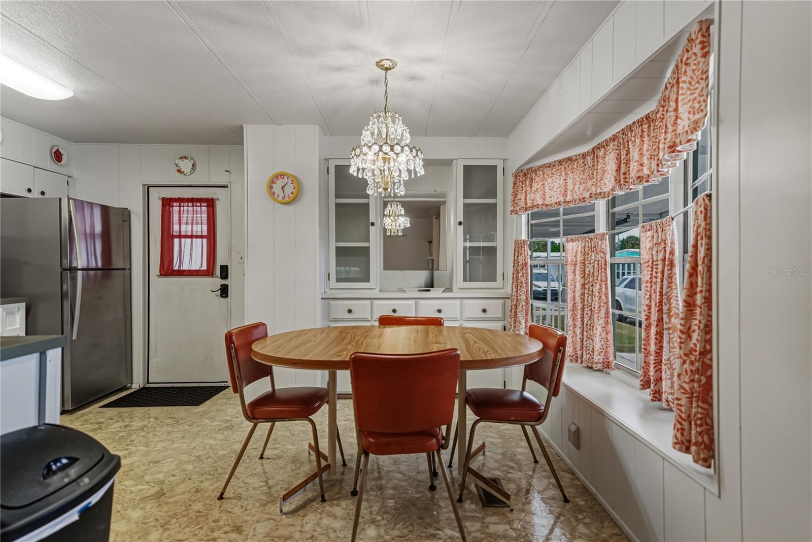 TB8453012 Property Photo