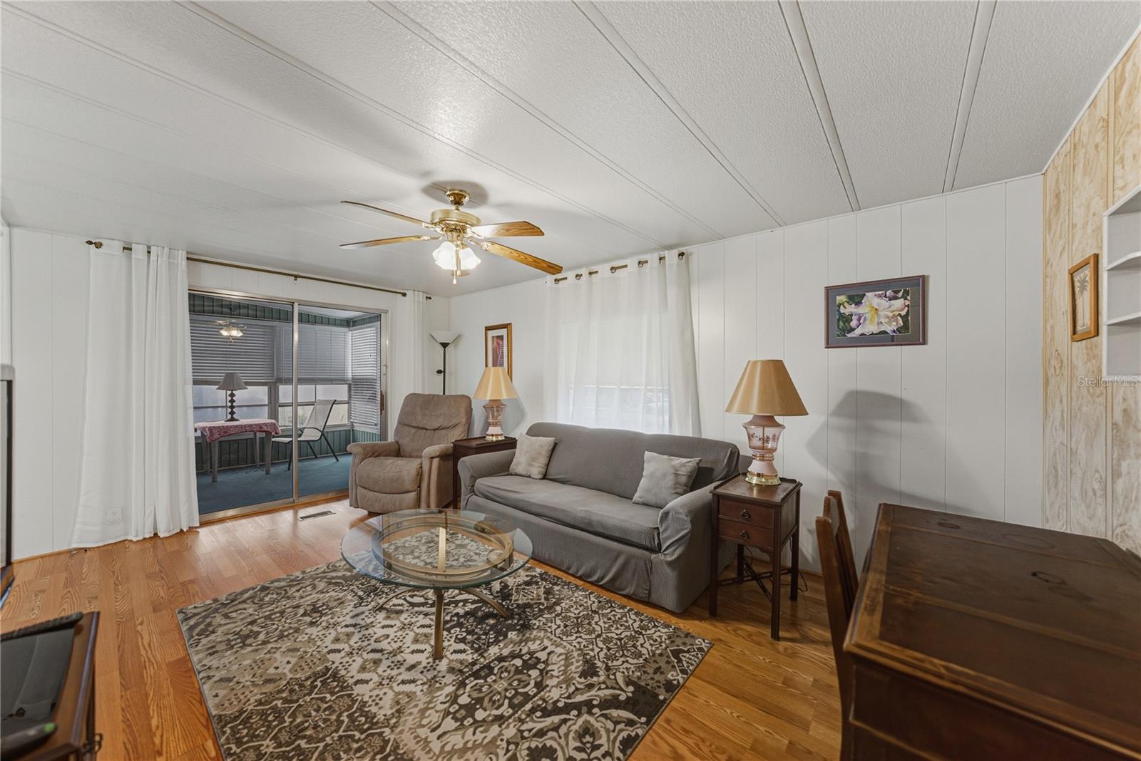 TB8453012 Property Photo