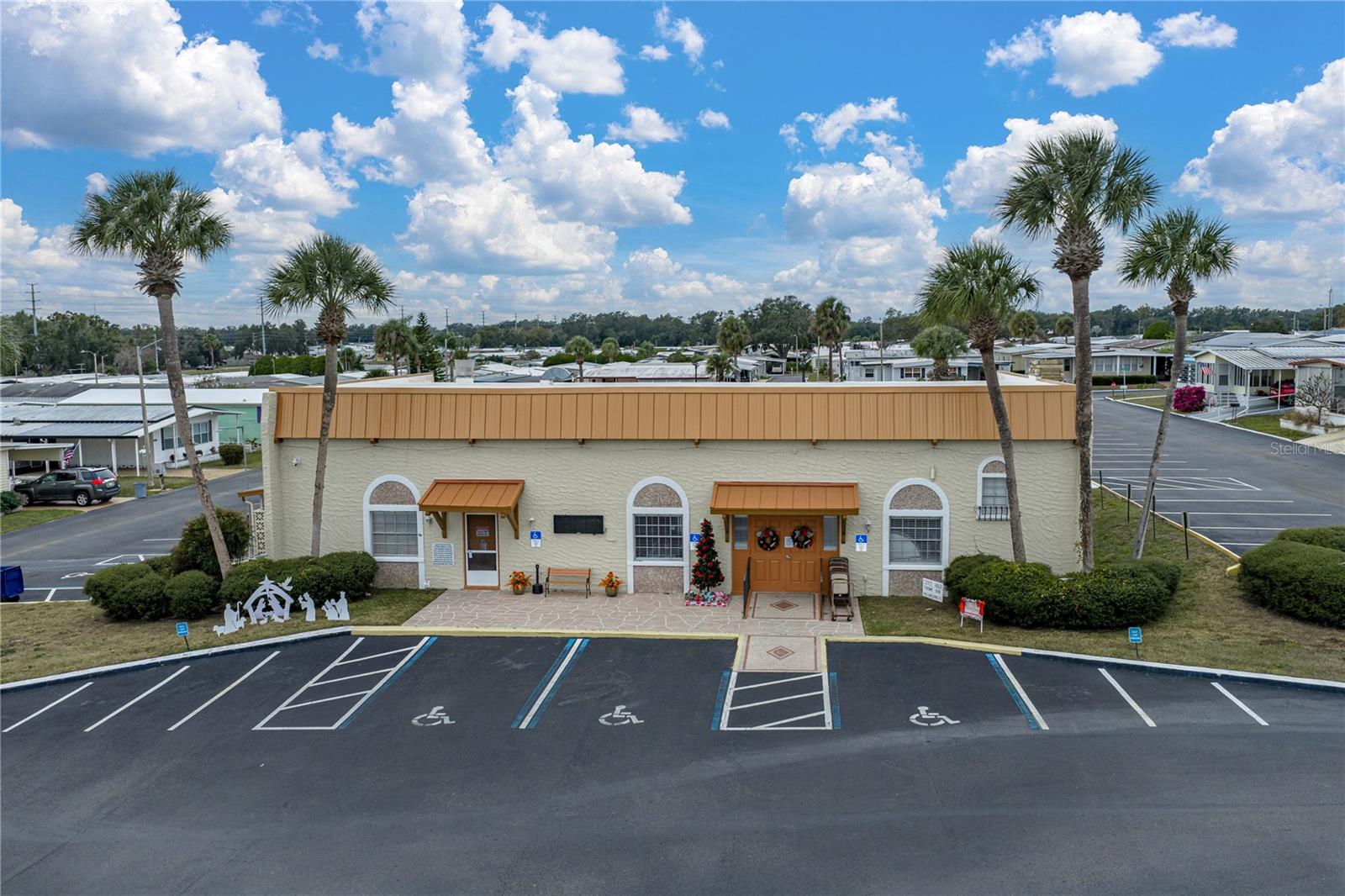 TB8453012 Property Photo