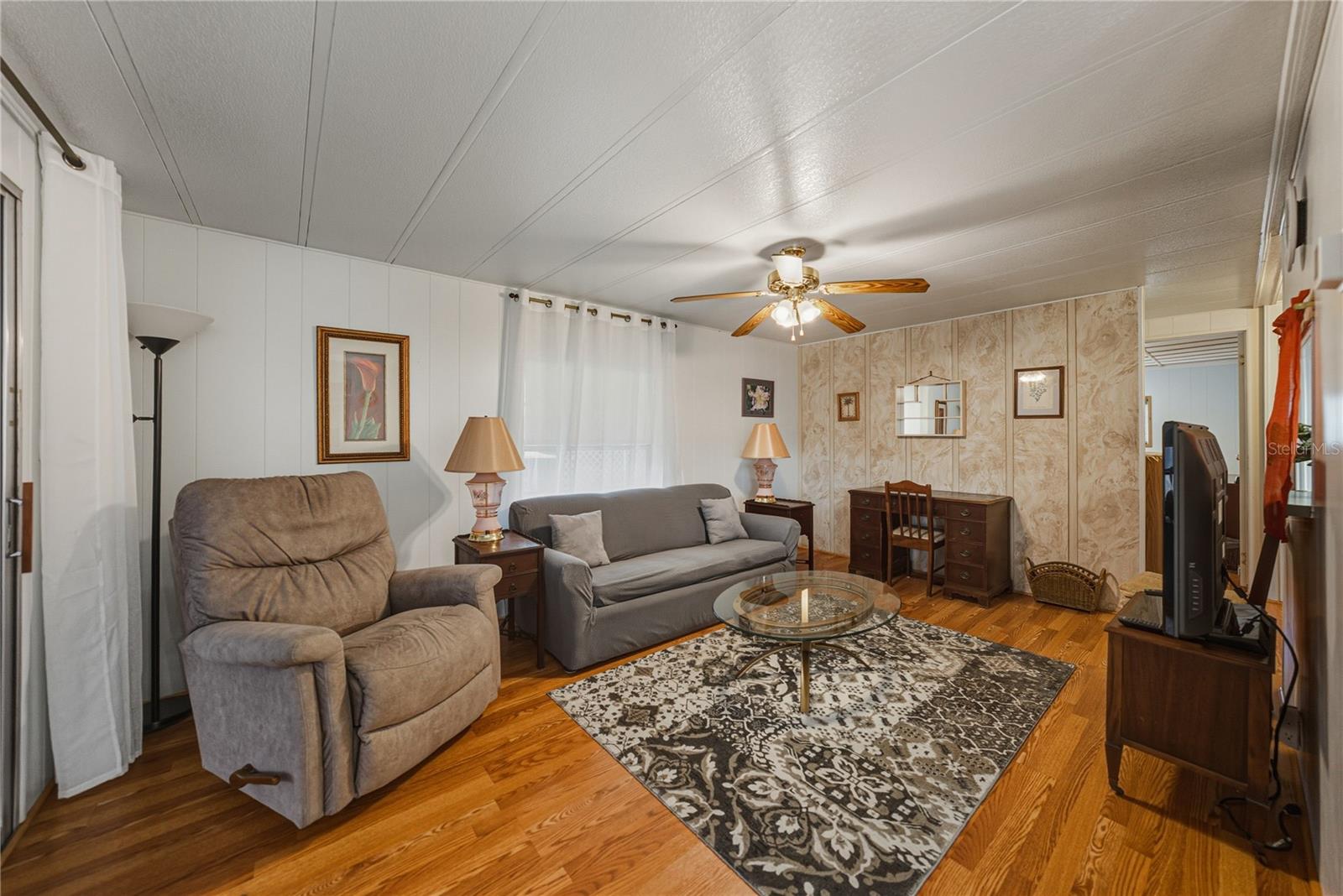 TB8453012 Property Photo