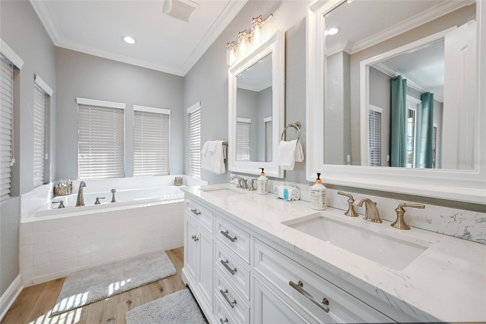 A4673926 Property Photo