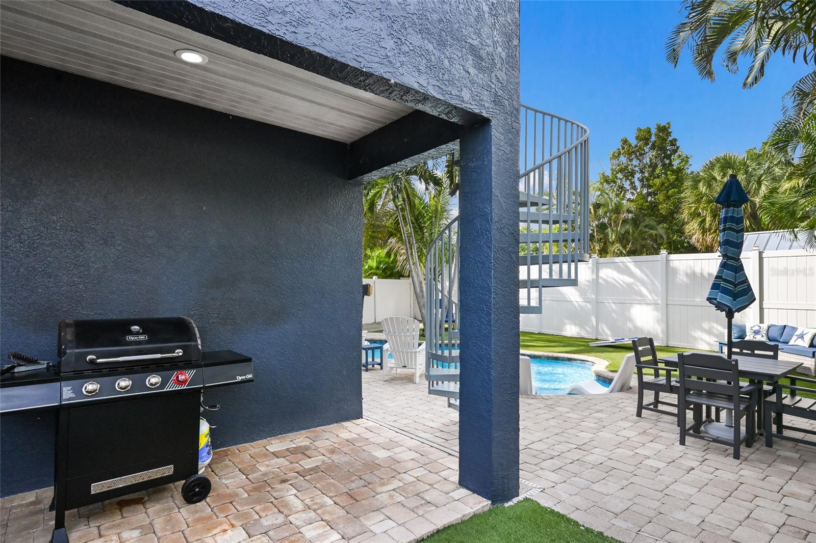 A4673926 Property Photo