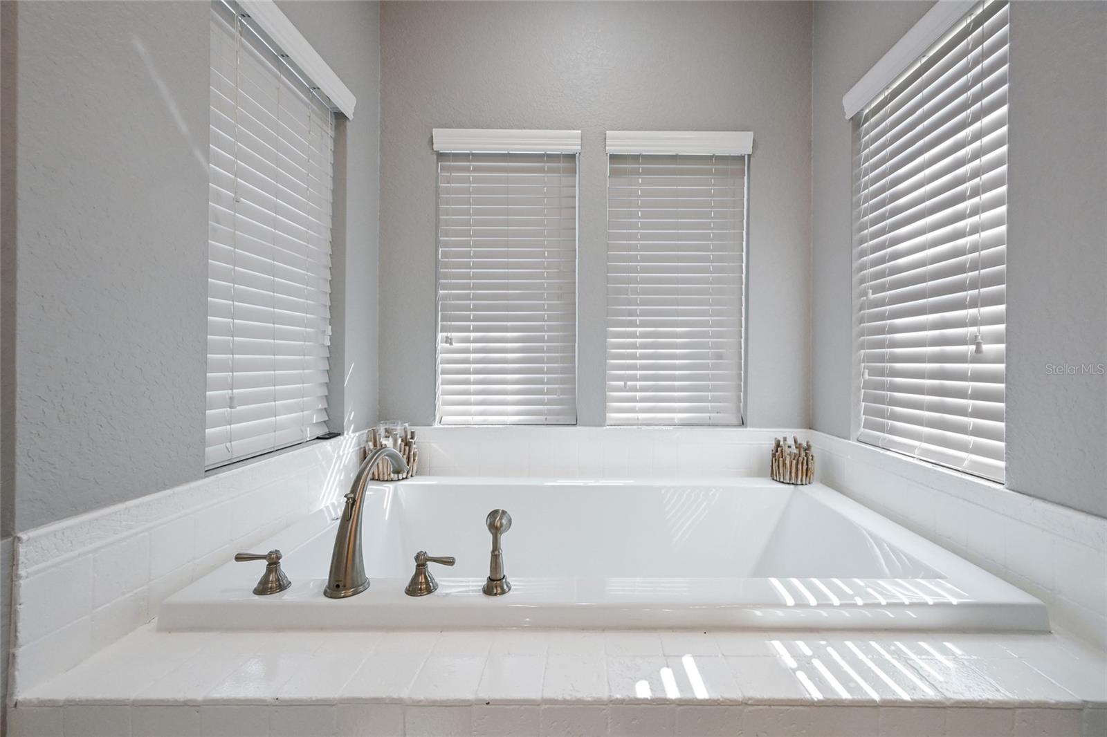 A4673926 Property Photo