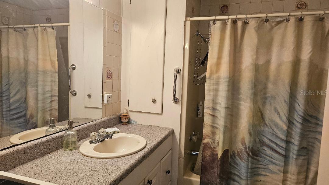 TB8453156 Property Photo