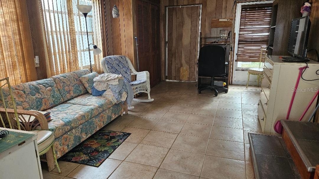 TB8453156 Property Photo