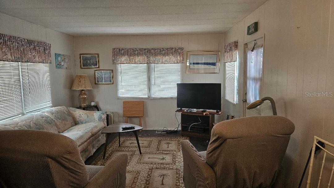 TB8453156 Property Photo