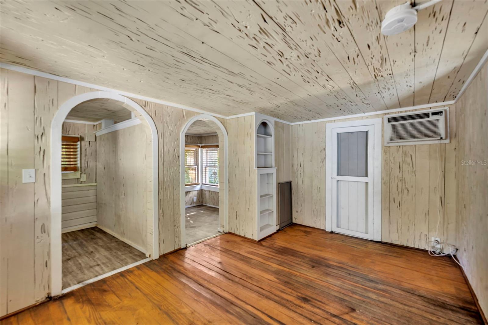 O6364681 Property Photo