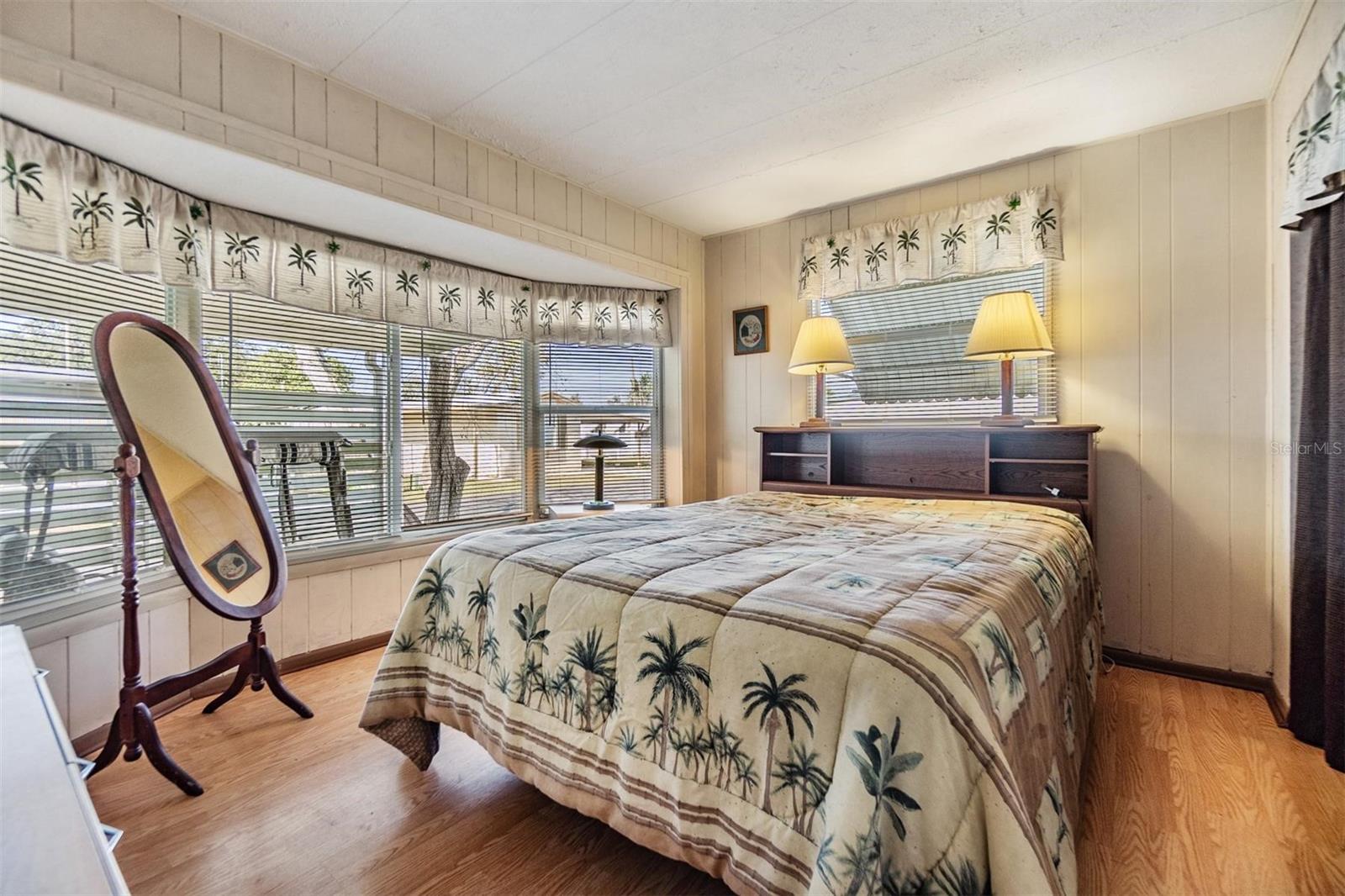 TB8453180 Property Photo