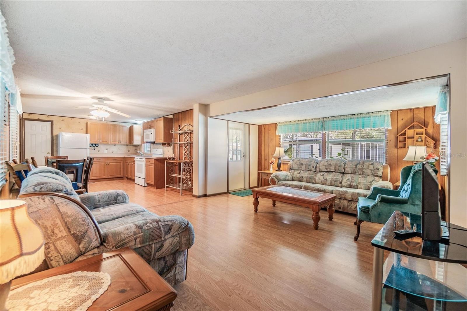 TB8453180 Property Photo