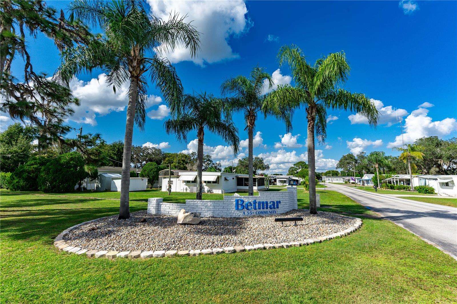 TB8453180 Property Photo