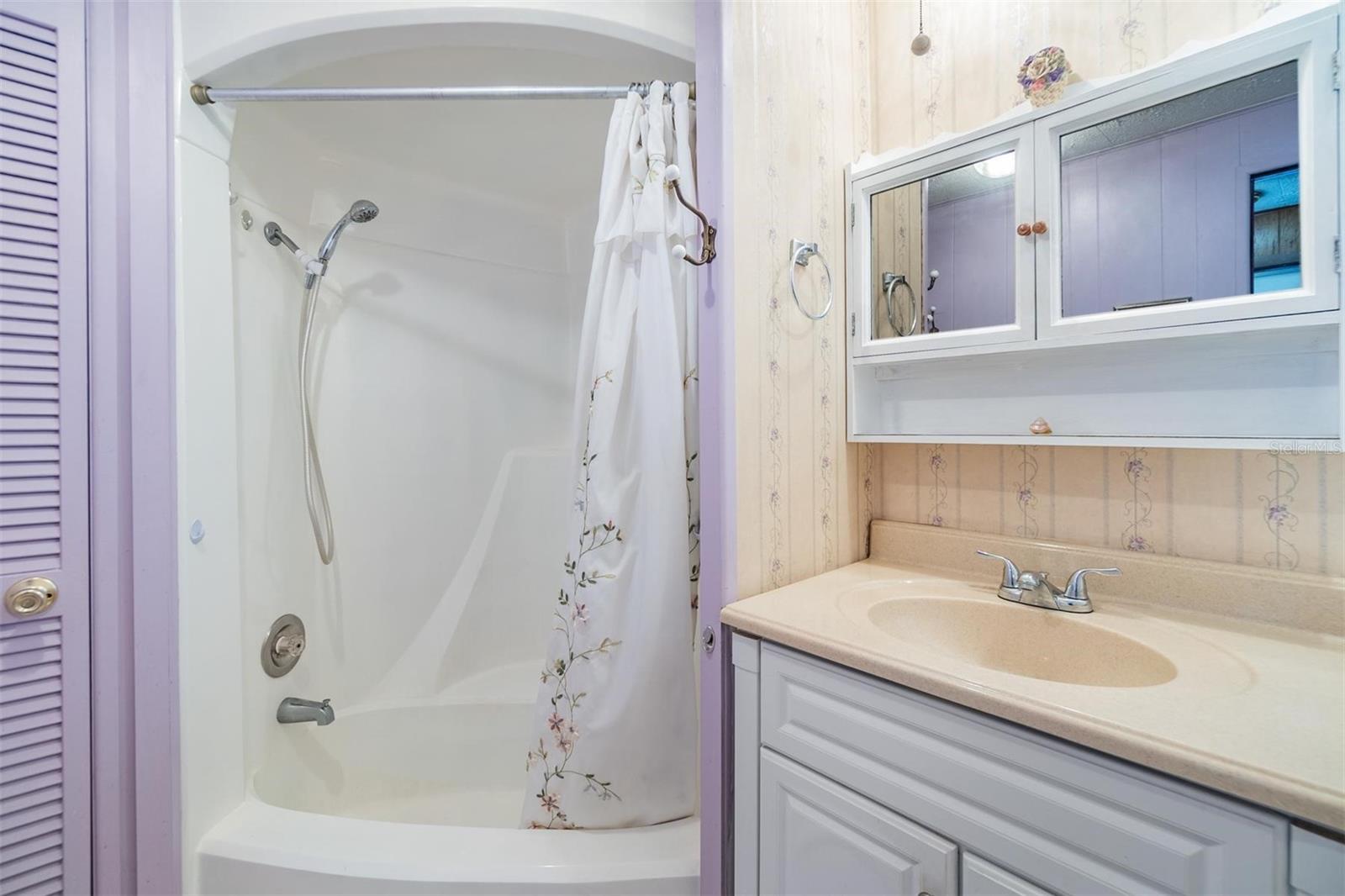 TB8453180 Property Photo