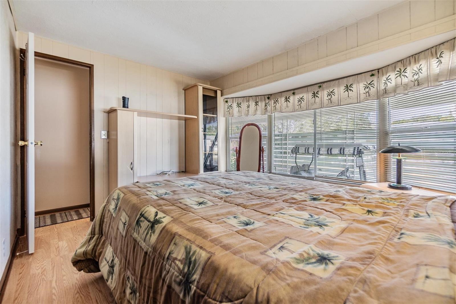 TB8453180 Property Photo