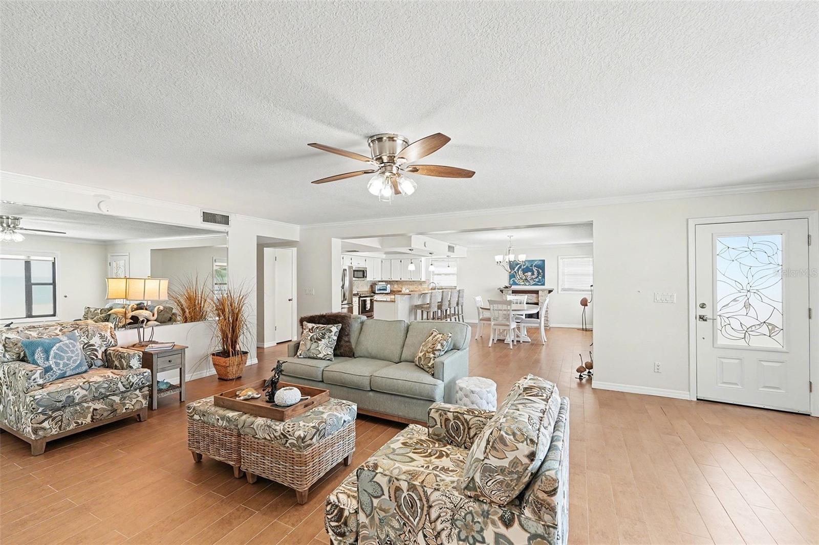 TB8453256 Property Photo