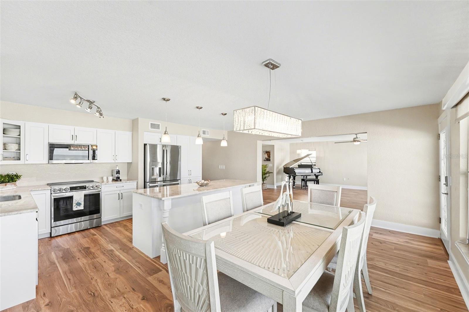 TB8453256 Property Photo