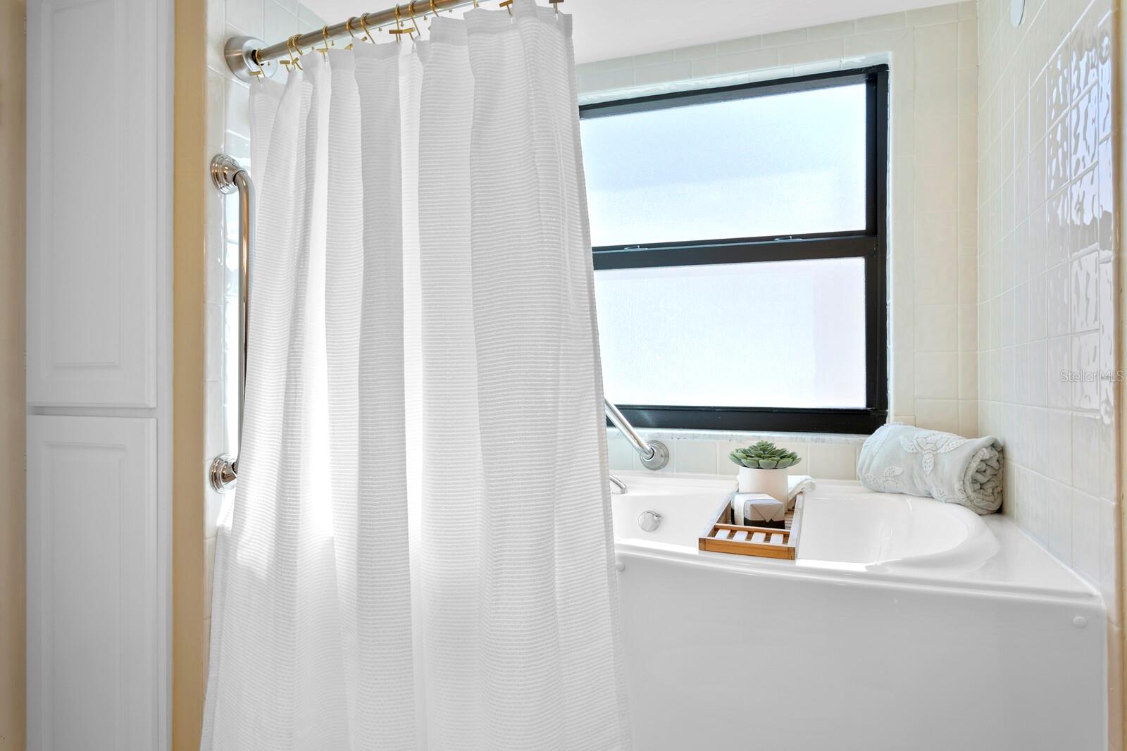 TB8453256 Property Photo