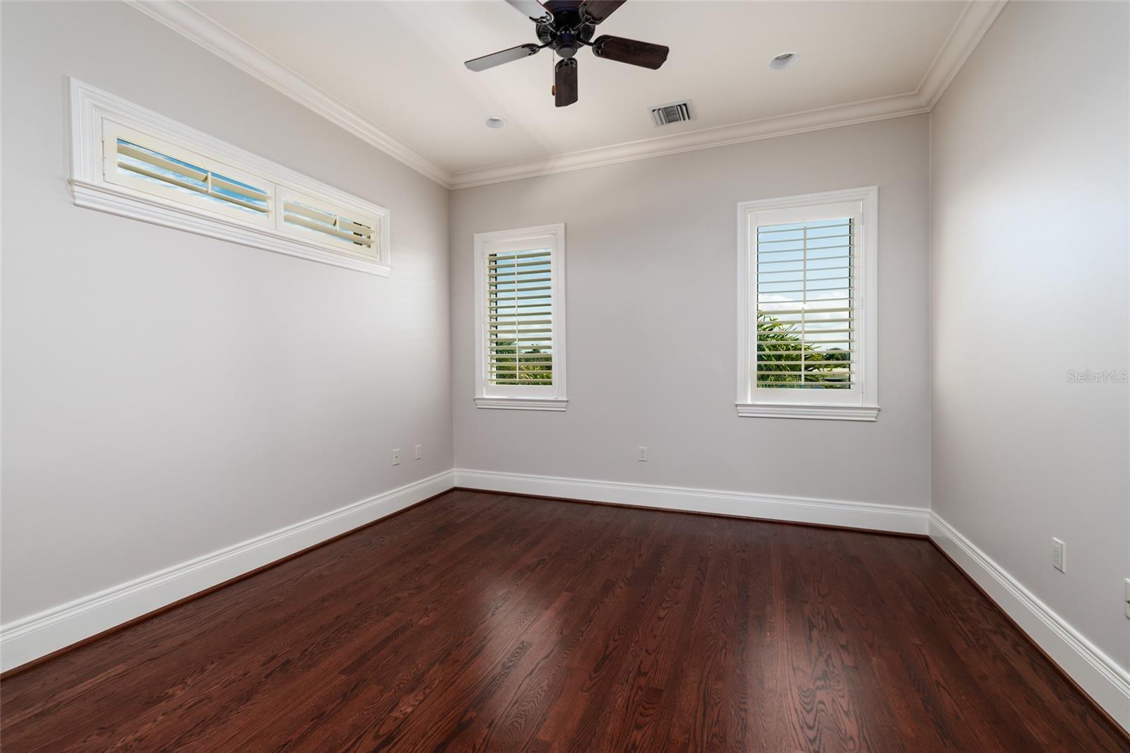 TB8453291 Property Photo