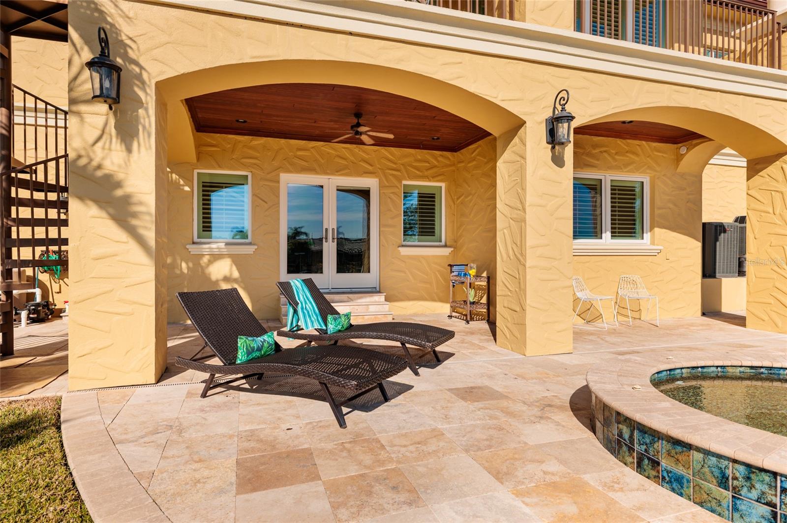 TB8453291 Property Photo