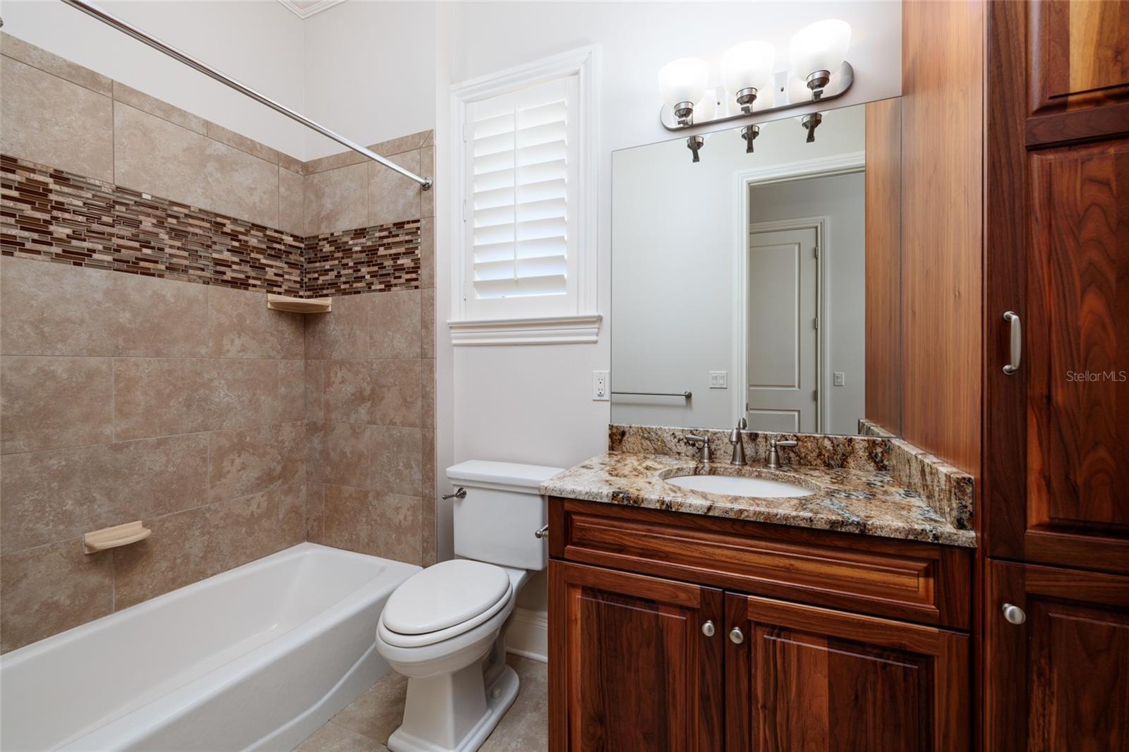 TB8453291 Property Photo