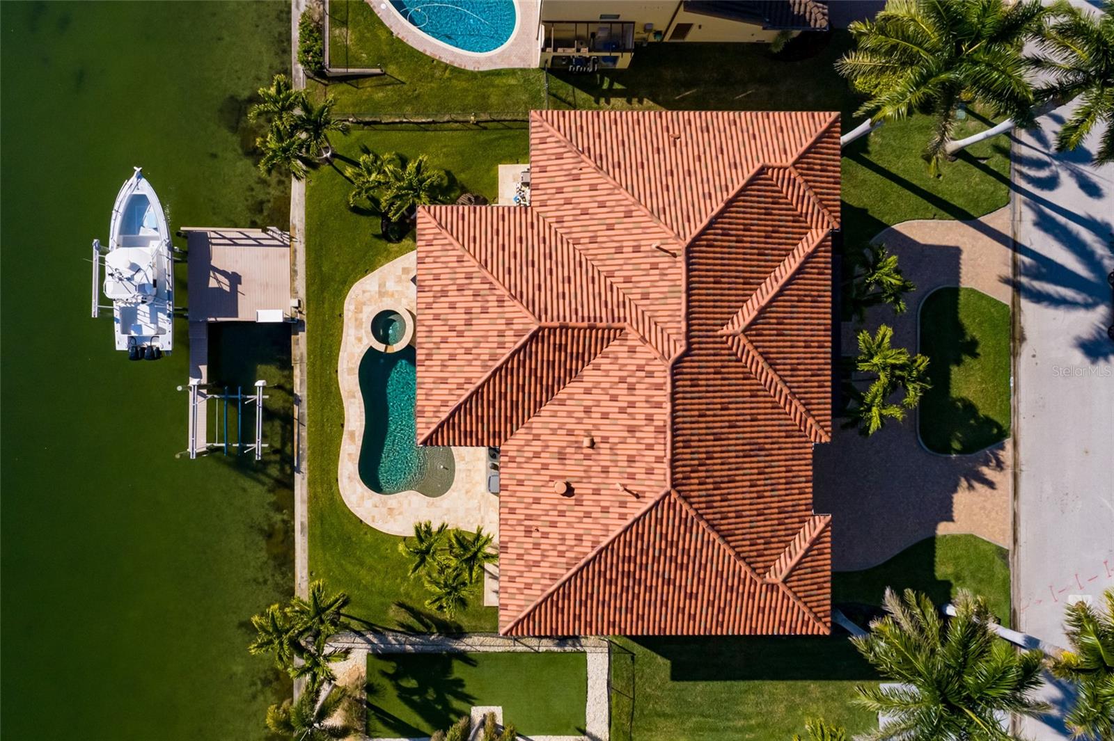 TB8453291 Property Photo