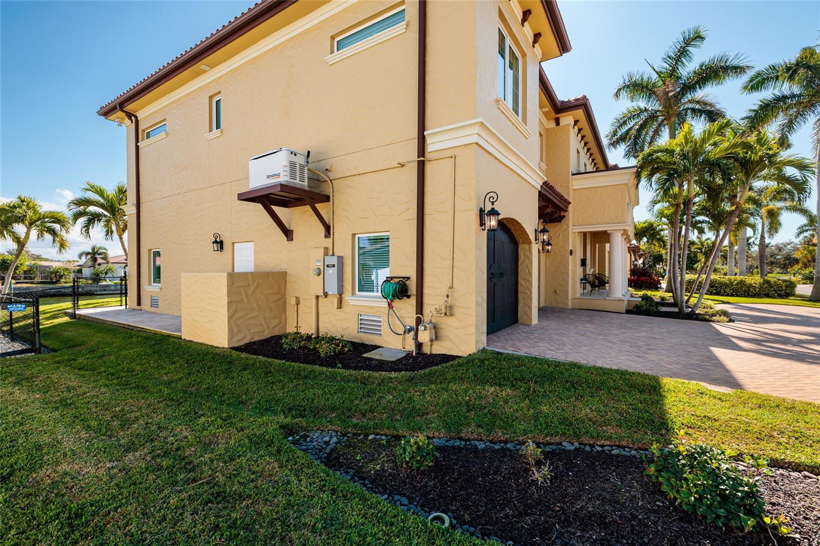 TB8453291 Property Photo