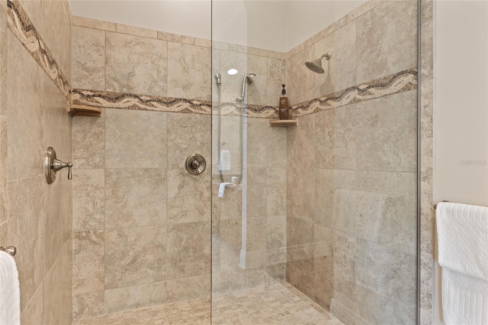 TB8453291 Property Photo