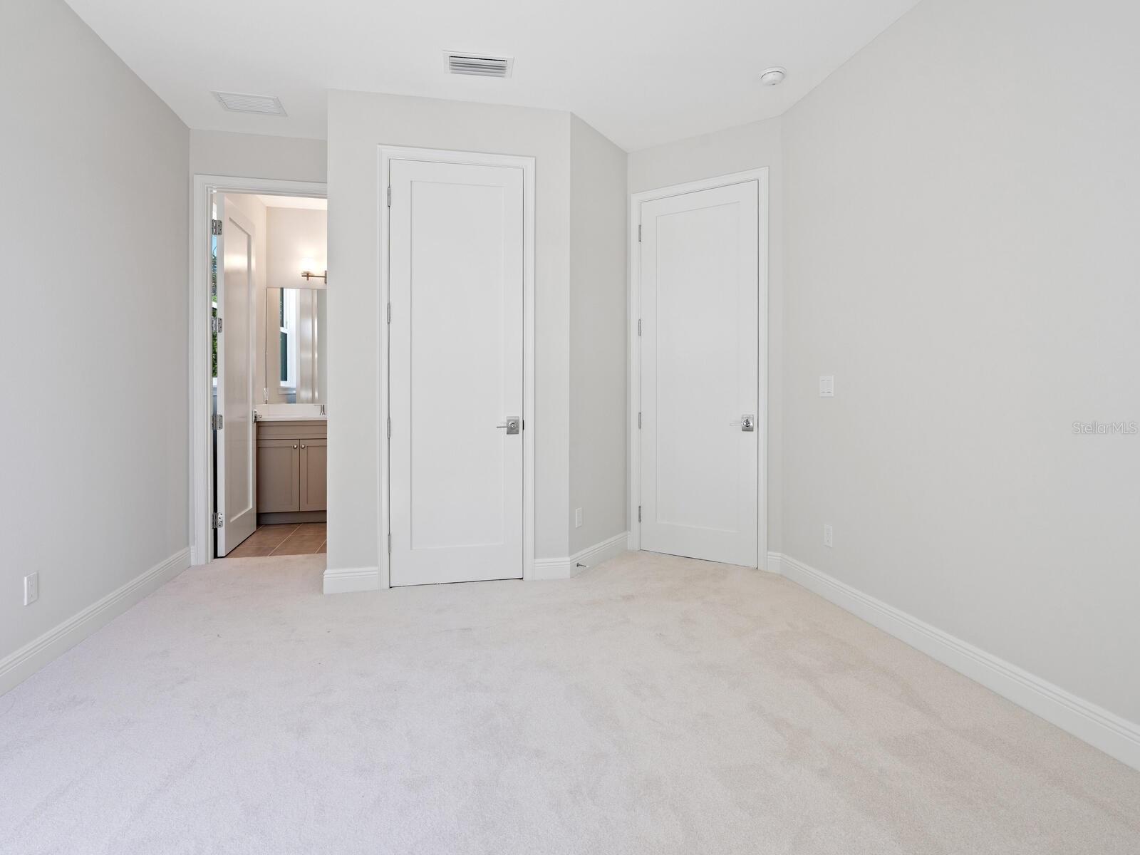 A4674004 Property Photo