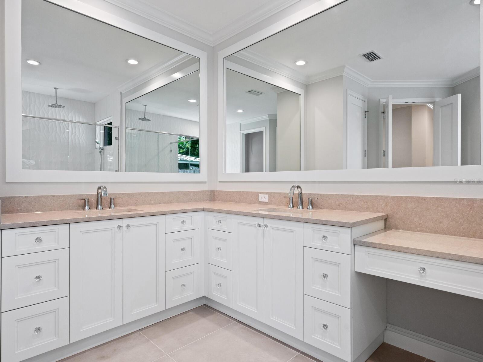 A4674004 Property Photo