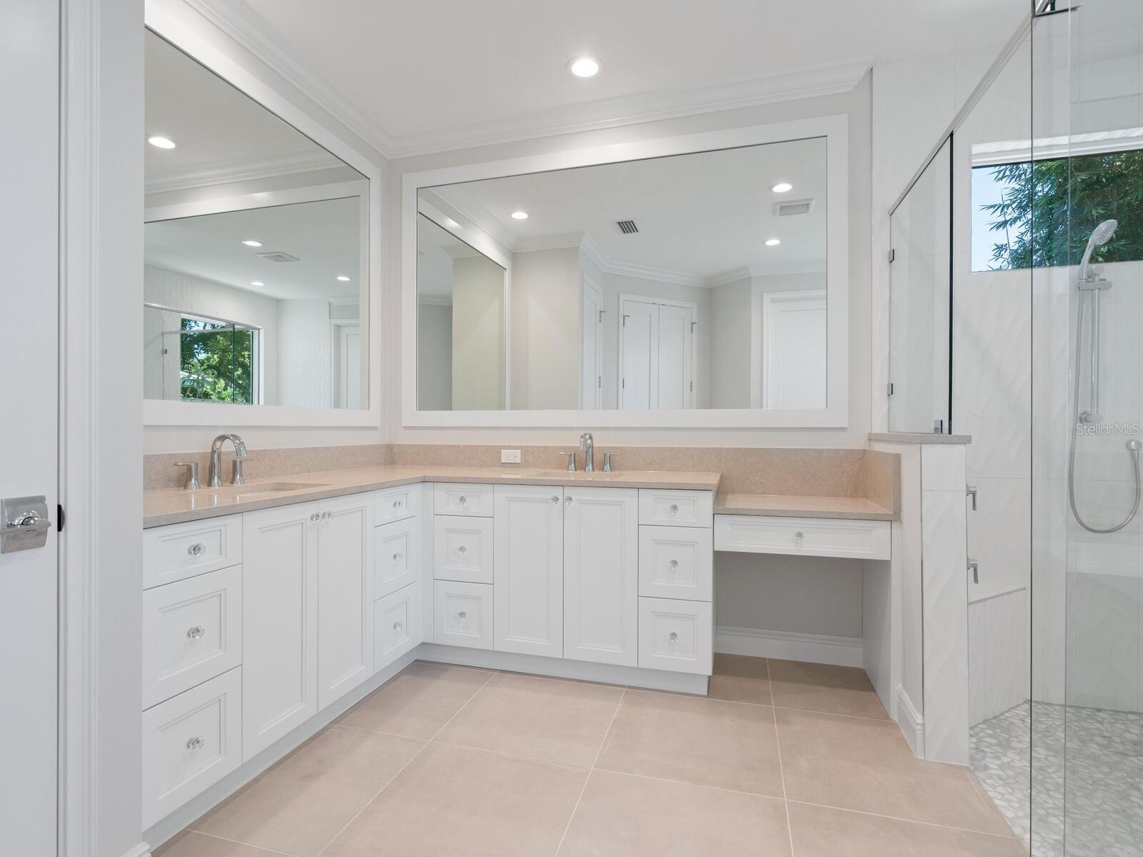 A4674004 Property Photo