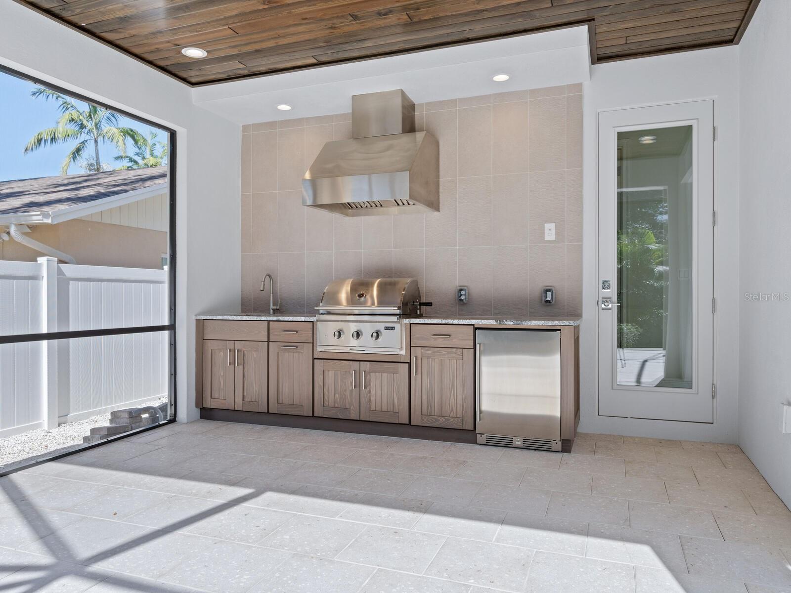 A4674004 Property Photo